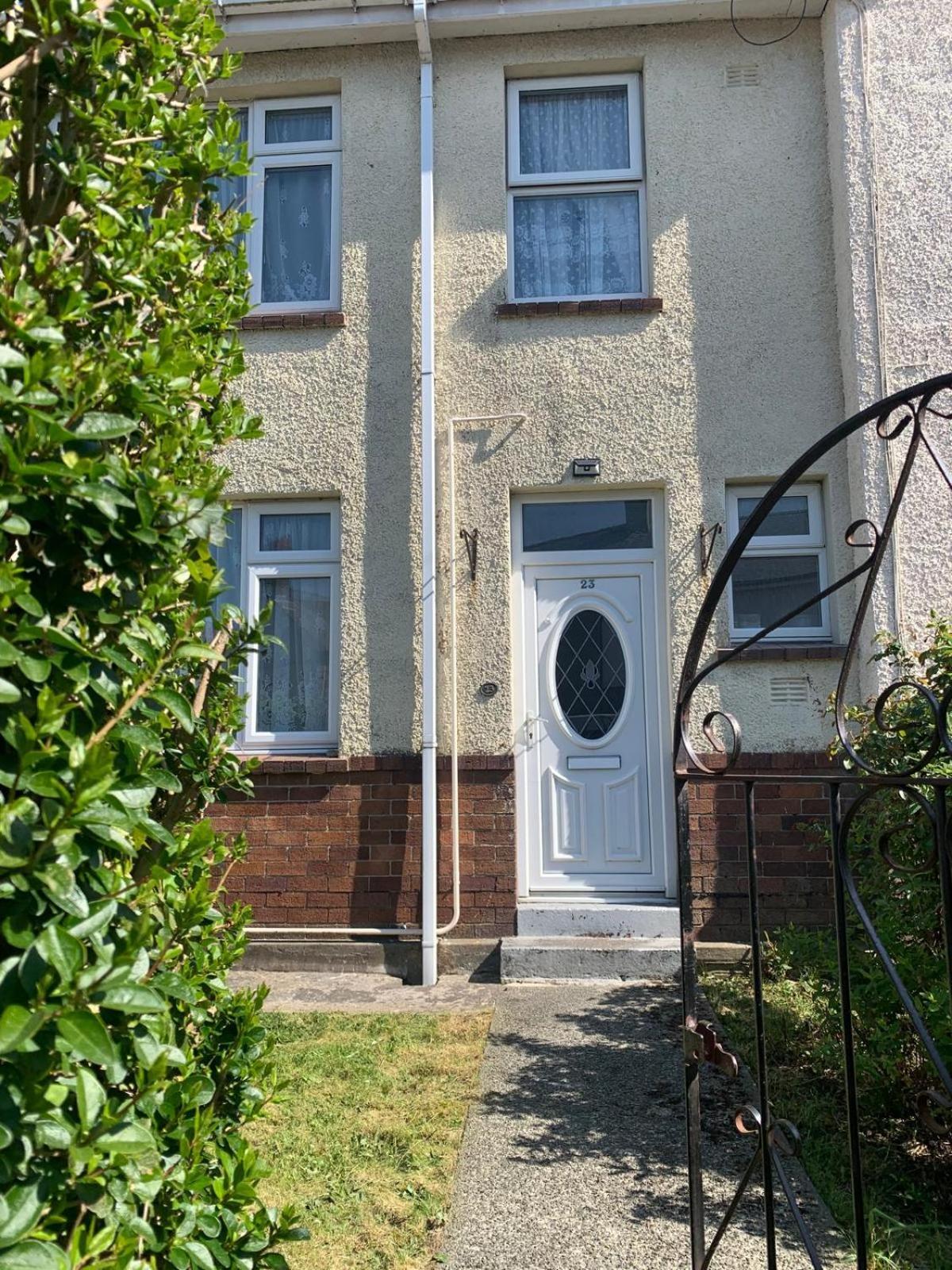 Room Only Guest Accommodation, Guest House Self Catering Bangor  Exterior photo