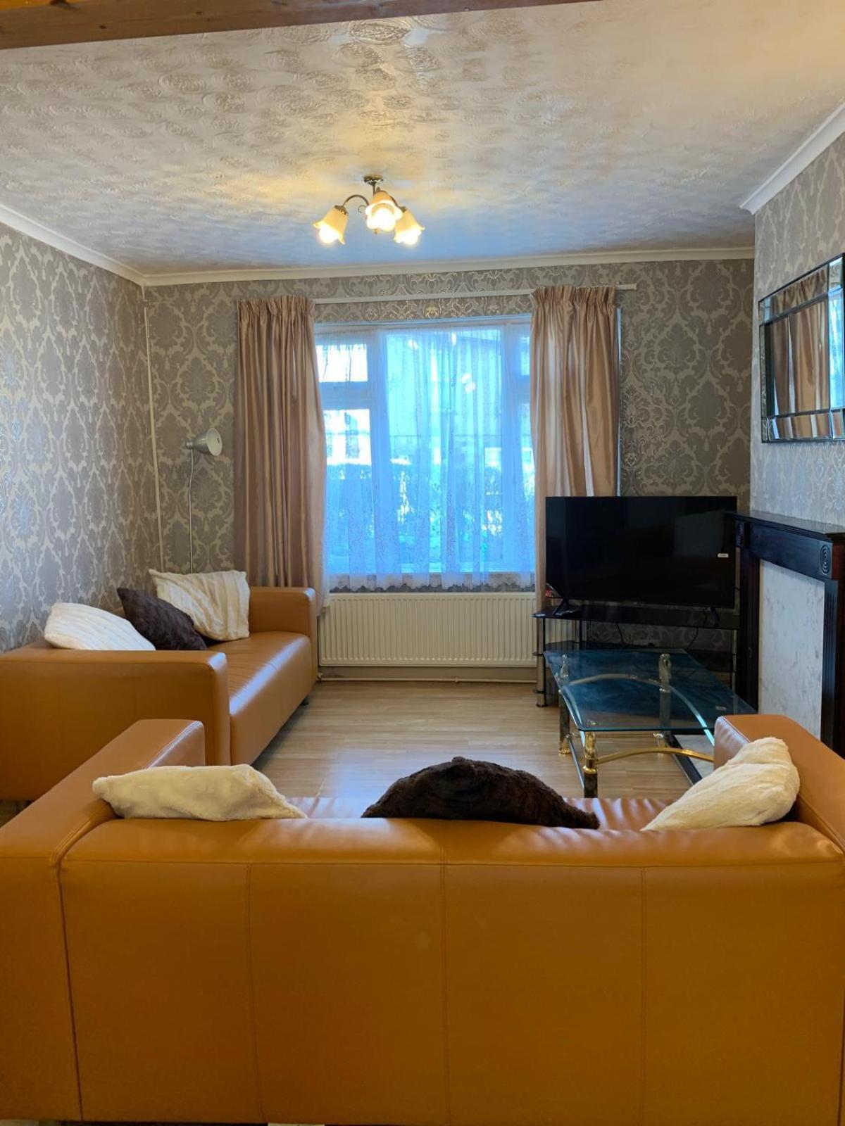 Room Only Guest Accommodation, Guest House Self Catering Bangor  Exterior photo