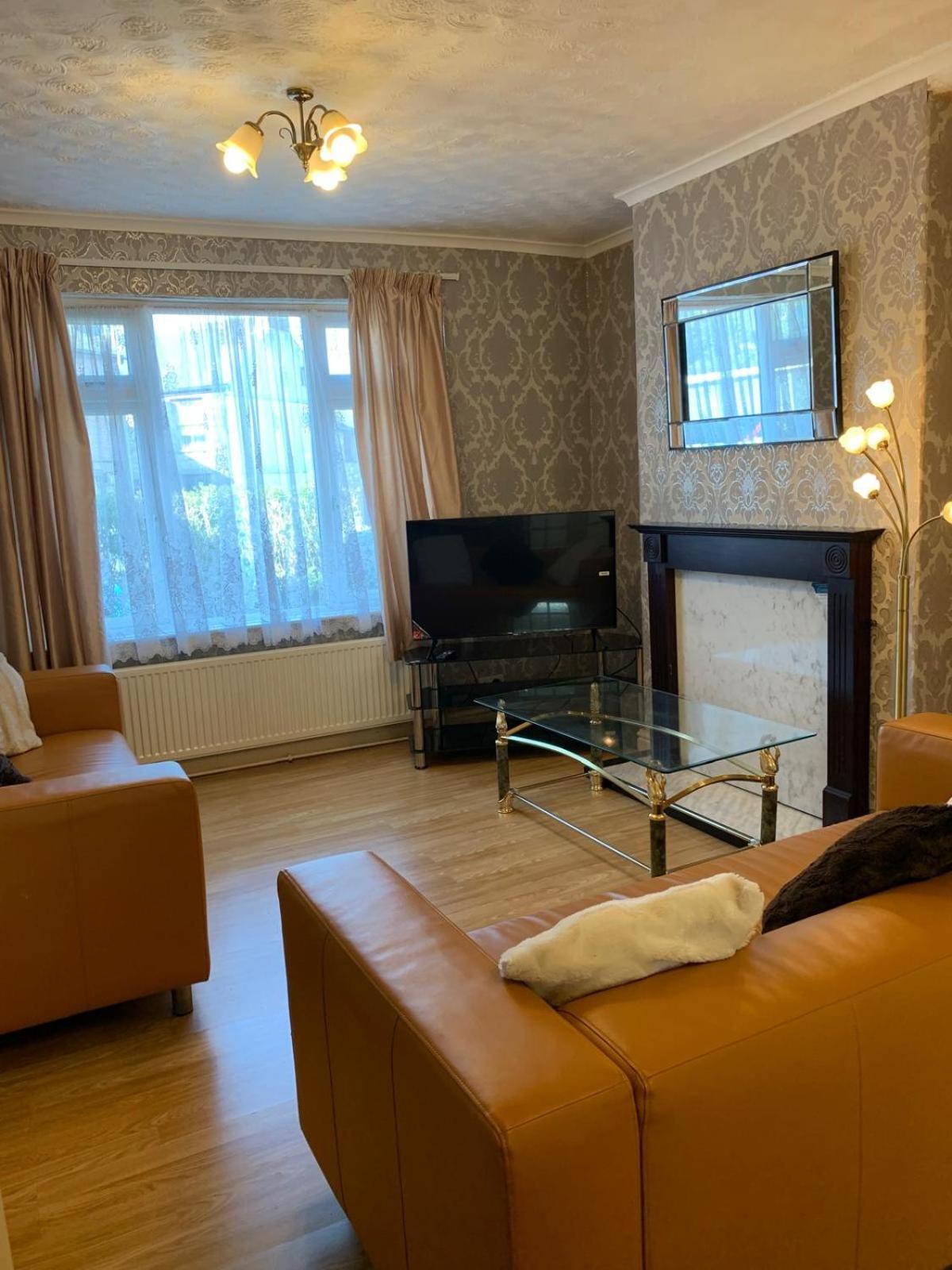Room Only Guest Accommodation, Guest House Self Catering Bangor  Exterior photo