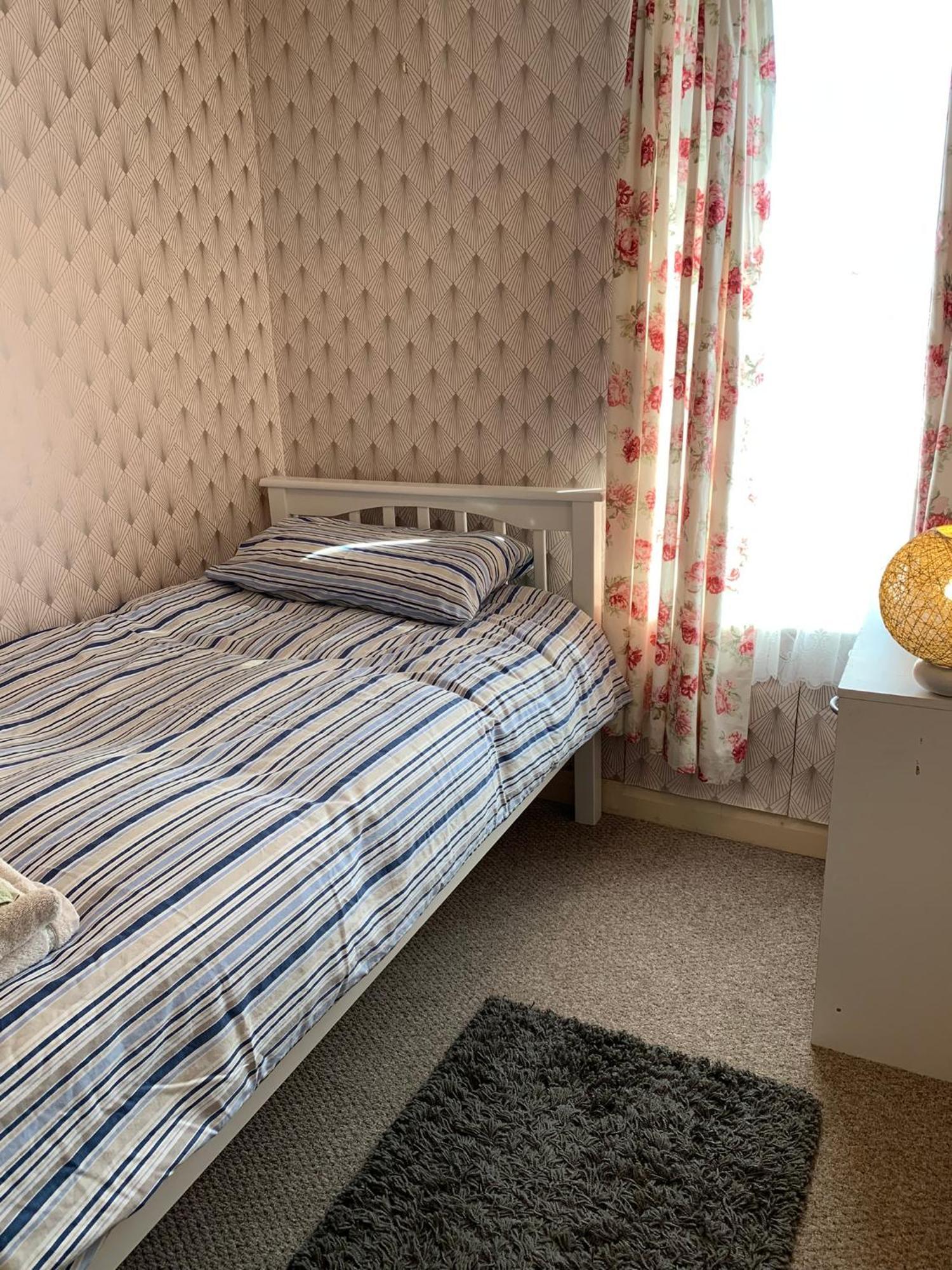 Room Only Guest Accommodation, Guest House Self Catering Bangor  Exterior photo